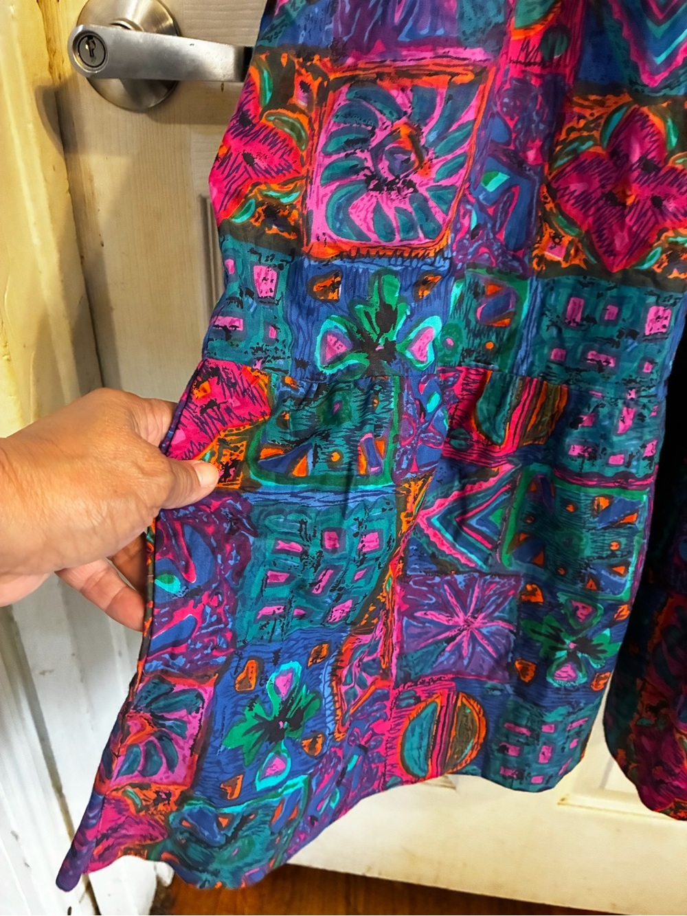 Vintage Comfort Fashions vibrant multi-color patterned midi house dress, Size: S - Picture 9 of 12
